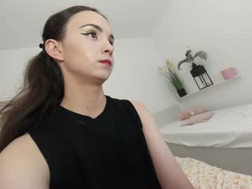 girl
        ehotlovea cam image #7044212