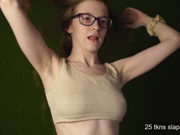 girl
        tinabredley cam image #3321168
