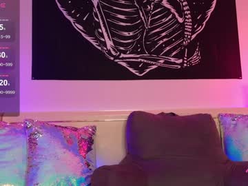 girl
        daphnemadison cam image #6677556