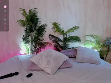 girl
        hollyylee cam image #5264718