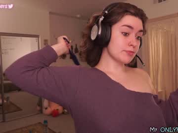 girl
        evelynpiers cam image #1801824