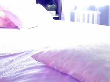 girl
        milablush cam image #1769517