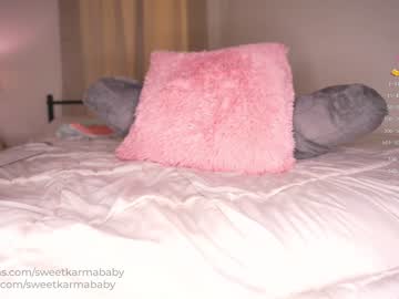 girl
        sweetkarmababy cam image #2331428