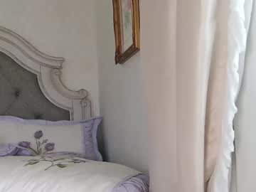 girl
        littlegreekflower cam image #5397650