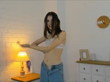 girl
        baileywalton cam image #2302374