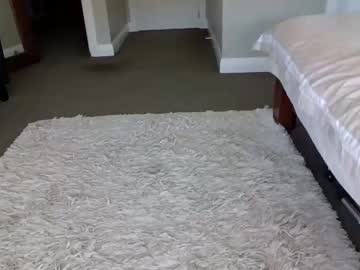 girl
        kumfoxlive cam image #3760646
