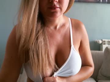 girl
        mia_milonovich cam image #4970901