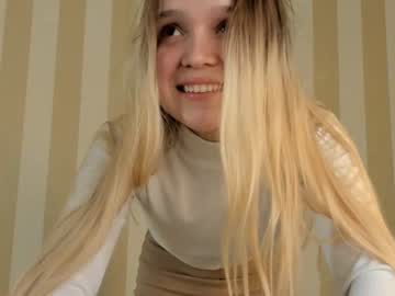 girl
        julydean cam image #1494711
