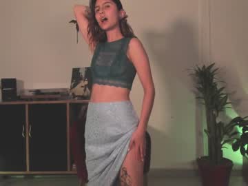 girl
        marmuse cam image #2045657