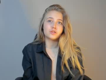 girl
        pewdieevaa cam image #2325416