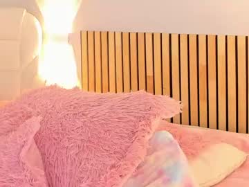 girl
        little_effy18 cam image #2095728