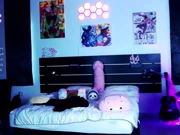 girl
        madnessalise cam image #2325376