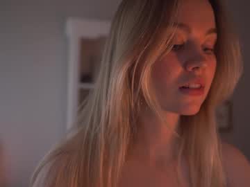 girl
        bibi_it_is cam image #6464917