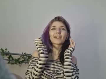 girl
        lizzyylovesick cam image #4447249