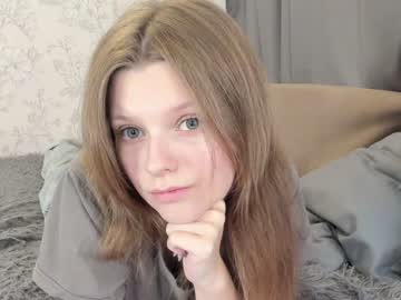 girl
        alainaestrada cam image #2671702
