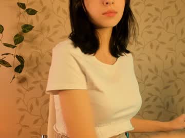 girl
        aimeerogers cam image #1209789