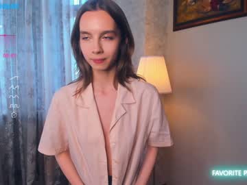 girl
        happiness_call cam image #1561993