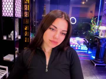 girl
        alma_pearl cam image #1782528