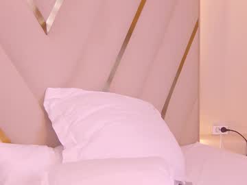 girl
        gwenbanks cam image #6595538