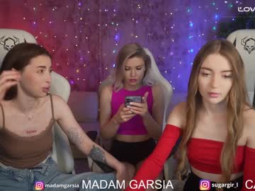 girl
        kira0541 cam image #4030727