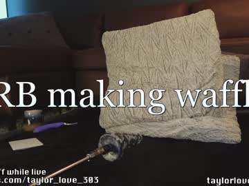 girl
        taylor_love_303 cam image #1869298