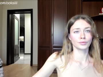 girl
        oksanafedorova cam image #3987981