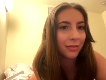 girl
        allisonjeffery cam image #3467104