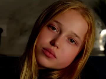 girl
        gemmabrabazon cam image #4419707