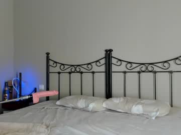 girl
        mazeekiin cam image #5319352