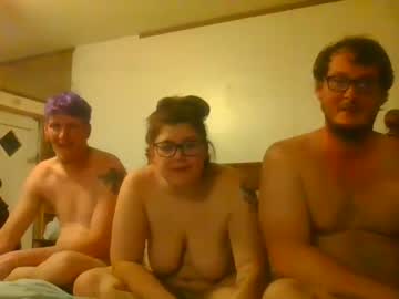 couple
        skittles_90 cam image #103204