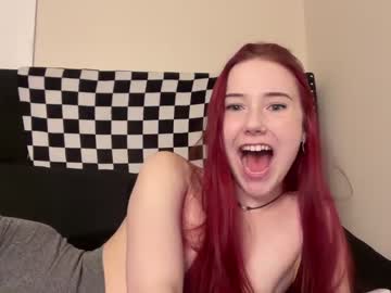 girl
        petite_scarlettt cam image #4048155