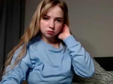 girl
        deinalin cam image #1376443