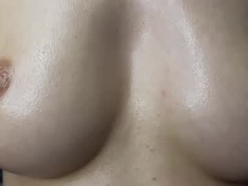 girl
        lauratanguy cam image #5677905
