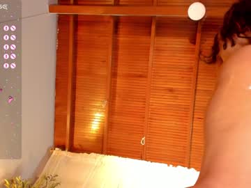 girl
        little_effy18 cam image #4220647