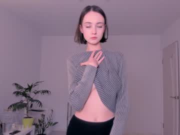 girl
        lauratanguy cam image #5137240