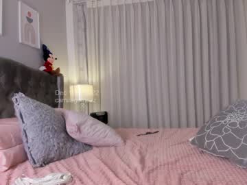 girl
        camilagomezz cam image #450792