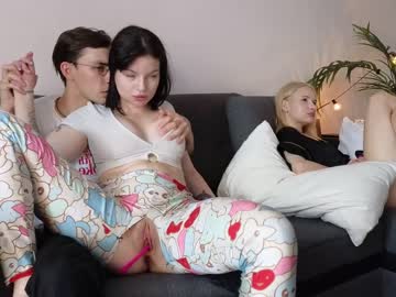 couple
        maybe_threesome_ cam image #2248976