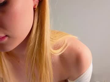 girl
        falinebenny cam image #6022399