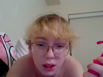 girl
        blonde_katie cam image #3037270