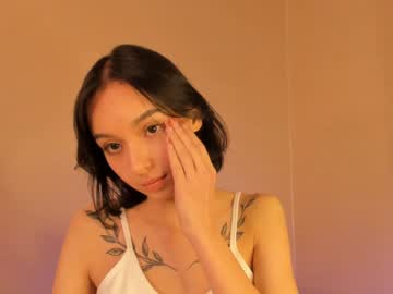 girl
        aimeerogers cam image #1268720