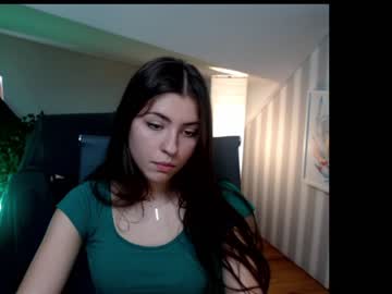 girl
        _nel cam image #14959