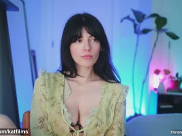 girl
        katdreams cam image #4297522
