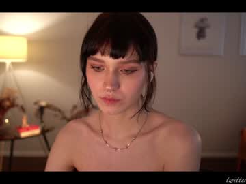 girl
        luna_ai cam image #1849312