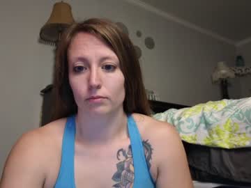 girl
        reach4thepeach cam image #3423778