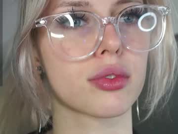 girl
        audreycarvin cam image #6813980