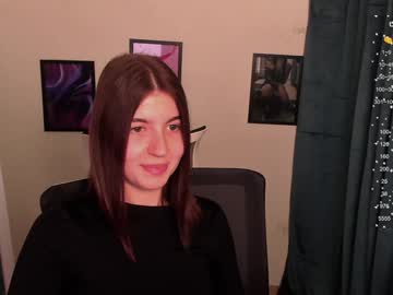 girl
        stacy_cy cam image #5165221