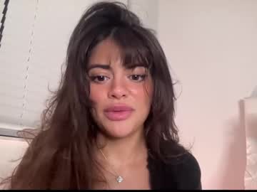 girl
        poutyselena cam image #4968143