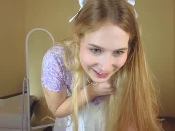 girl
        annikie cam image #2918594