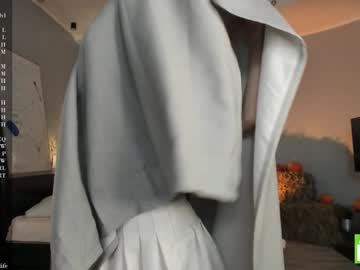 girl
        margarethowell cam image #5408479