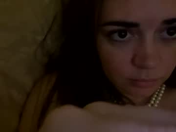 girl
        holyfairyxo cam image #3978345
